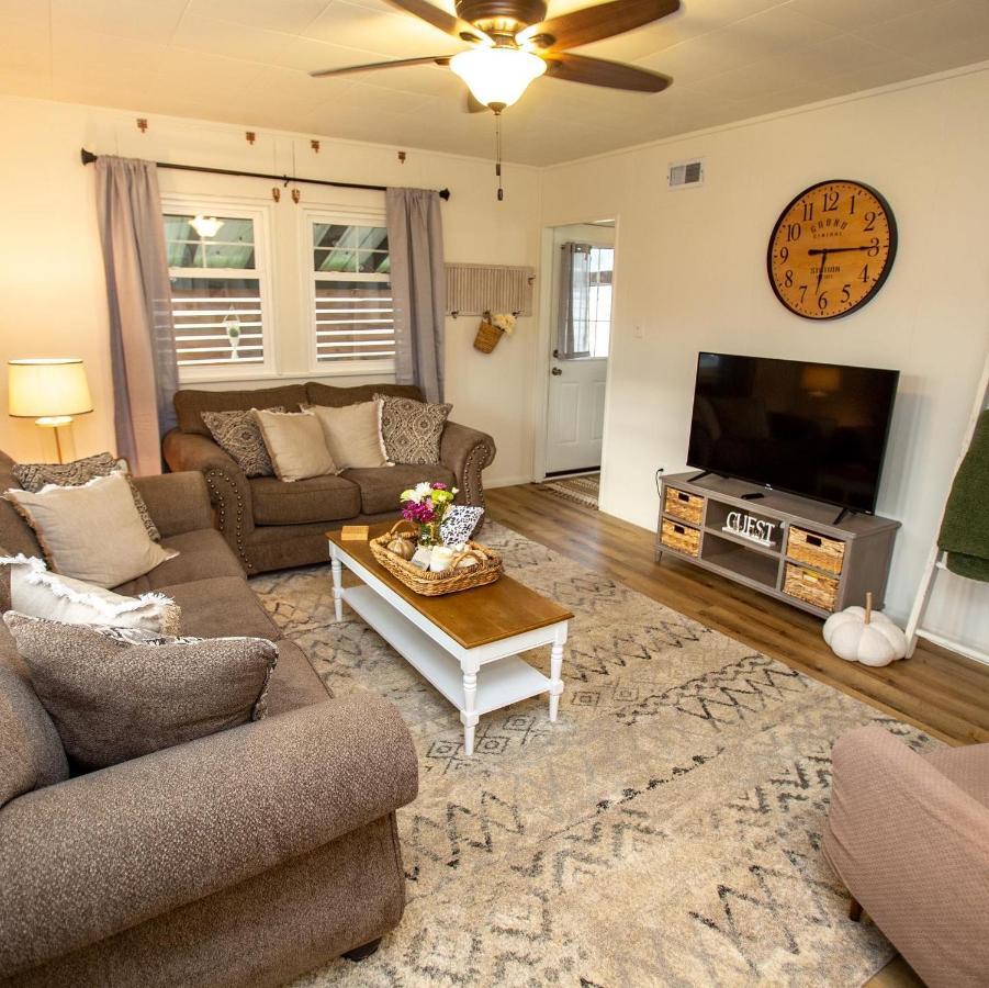 Cheerful 2 Bedroom Cottage On 5Th Decatur Екстер'єр фото